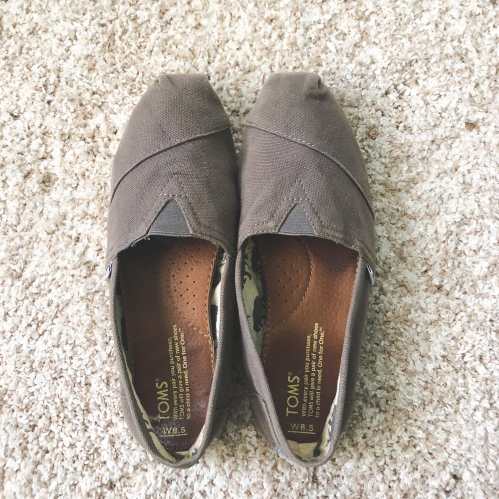 Gray/Ash Toms